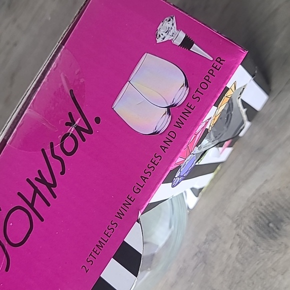 Betsey Johnson Stemless Wine Glass Set with Stopper - Picture 4 of 5